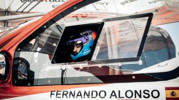 Fernando Alonso, en su Toyota Hilux