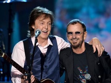Paul McCartney y Ringo Starr, tocando juntos en Los Ángeles Paul McCartney y Ringo Starr, tocando juntos en Los Ángeles