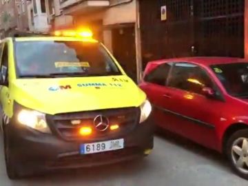 Un hombre mata a puñaladas a su pareja delante de sus hijas menores en Madrid Un hombre mata a puñaladas a su pareja delante de sus hijas menores en Madrid