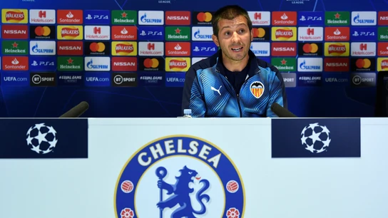 Celades, ante los medios antes del partido contra el Chelsea Celades, ante los medios antes del partido contra el Chelsea