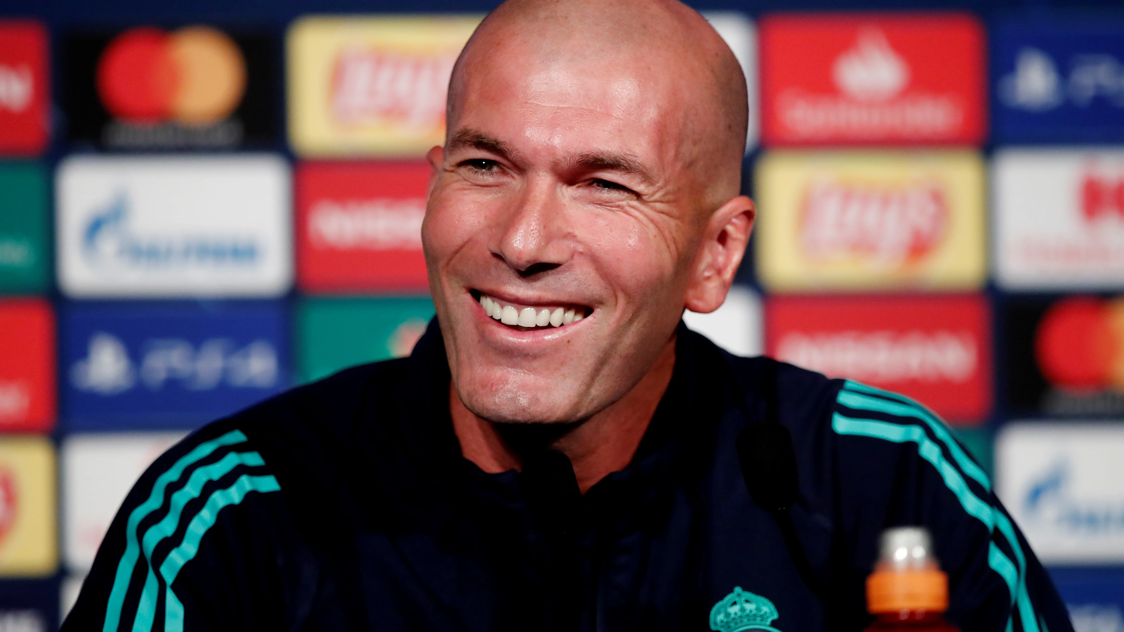 Zidane, sonriente en rueda de prensa previa al partido contra el PSG