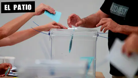 Una urna electoral Una urna electoral
