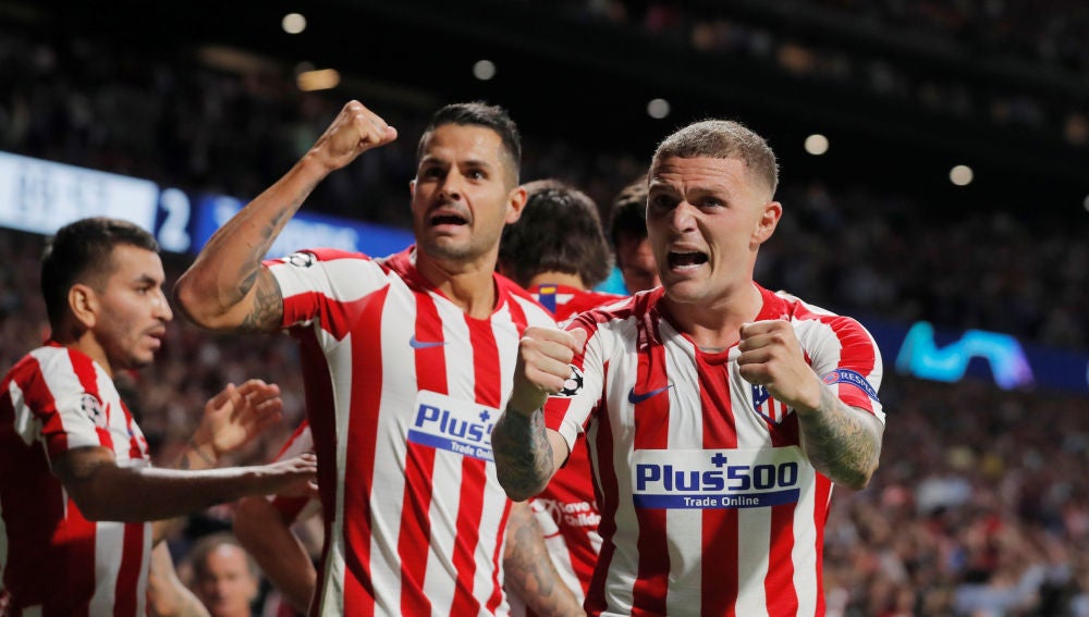 Los jugadores del Atlético de Madrid celebran el gol de Herrera contra la Juventus