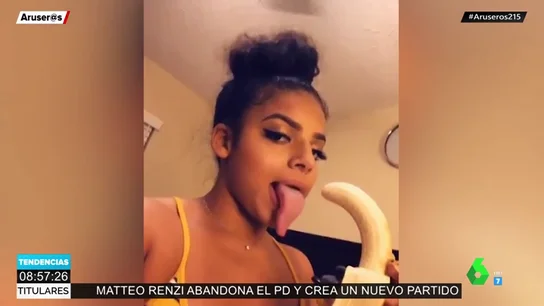 Una influencer gana hasta 100.000 euros al año por lamer objetos Una influencer gana hasta 100.000 euros al año por lamer objetos