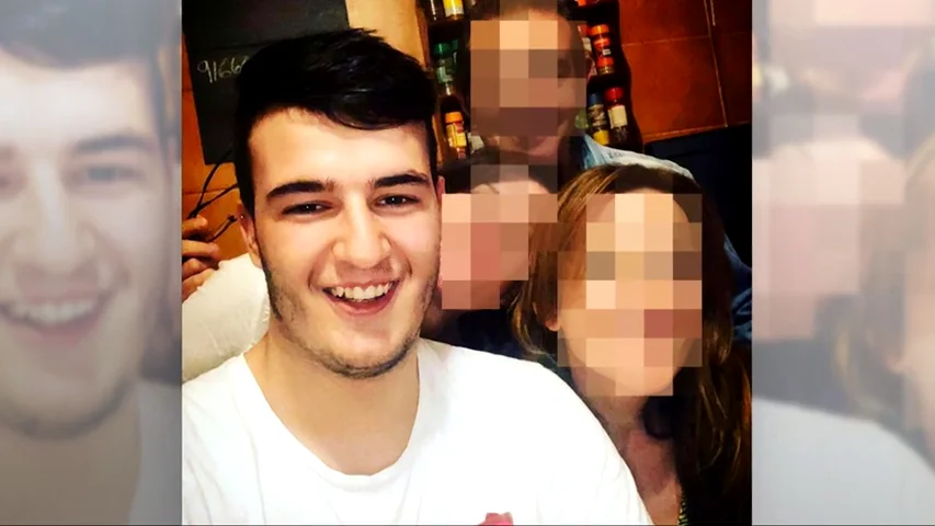 Víctor, el joven de 20 años que un kamikaze mató sólo 11 meses después de perder a su hermano