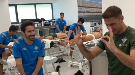 El truco de magia de Joaquín a Alfonso Pedraza El truco de magia de Joaquín a Alfonso Pedraza