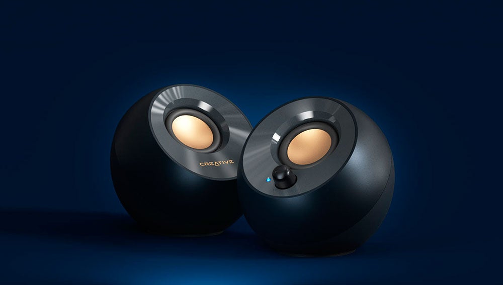 El elegante diseño de los Creative Pebble V2