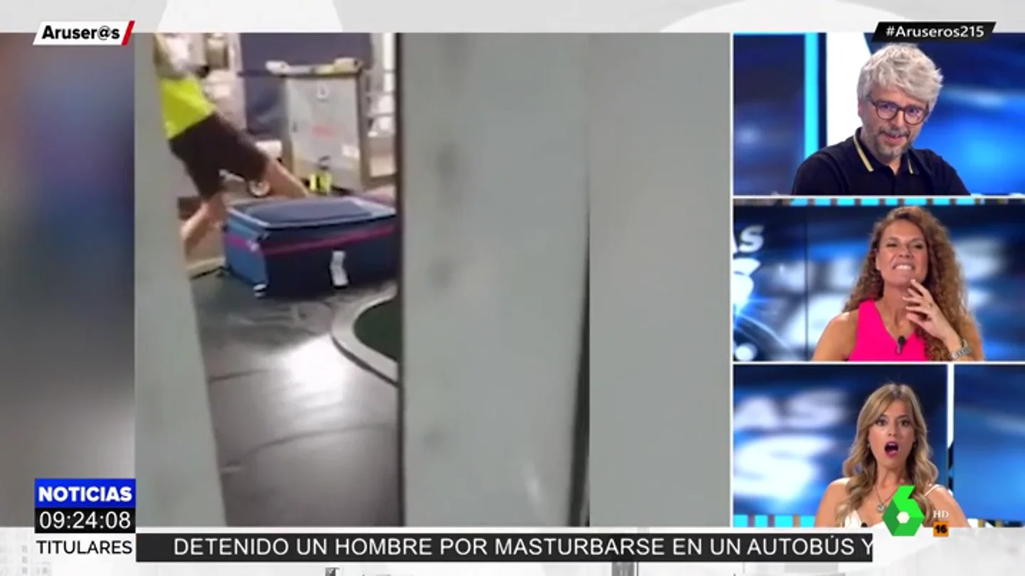 Graban a un trabajador del aeropuerto de Málaga pateando unas maletas Graban a un trabajador del aeropuerto de Málaga pateando unas maletas