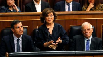 La vicepresidenta del Gobierno en funciones, Carmen Calvo, en la sesión de control en el Congreso