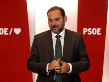El ministro de Fomento en funciones, José Luis Ábalos. El ministro de Fomento en funciones, José Luis Ábalos.