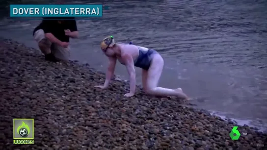 La hazaña de Sarah Thomas: cruza cuatro veces seguidas el Canal de la Mancha tras superar un cáncer de mama La hazaña de Sarah Thomas: cruza cuatro veces seguidas el Canal de la Mancha tras superar un cáncer de mama