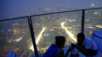 El circuito de Singapur, cubierto por la nube tóxica