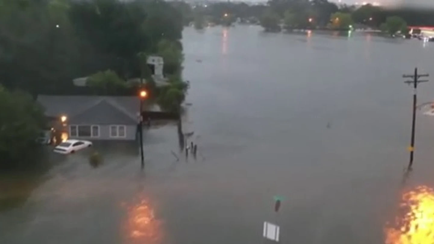 La tormenta tropical Imelda deja al menos dos muertos y graves inundaciones en Texas La tormenta tropical Imelda deja al menos dos muertos y graves inundaciones en Texas