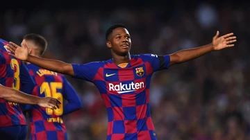 Ansu Fati celebra un gol con el Barça