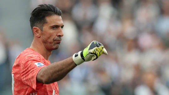 Buffon, con la Juventus Buffon, con la Juventus