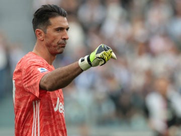 Buffon, con la Juventus Buffon, con la Juventus