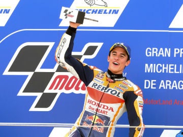Marc M&aacute;rquez celebra su triunfo en Arag&oacute;n