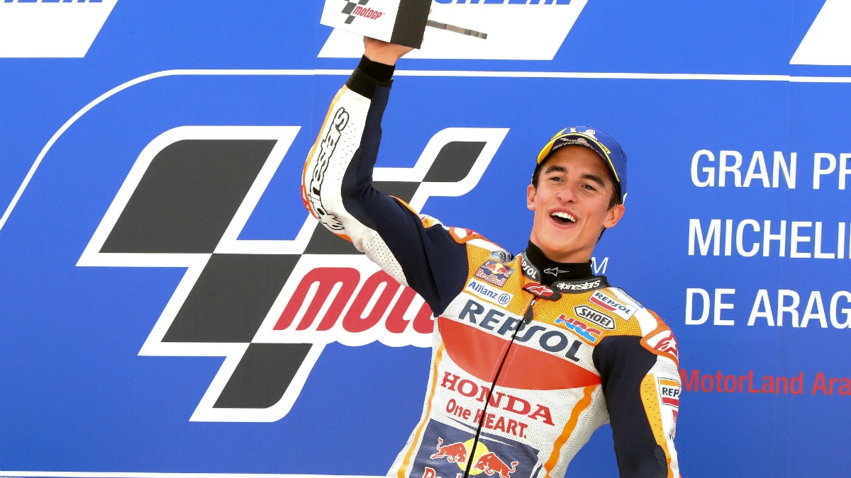 Marc Márquez celebra su triunfo en Aragón