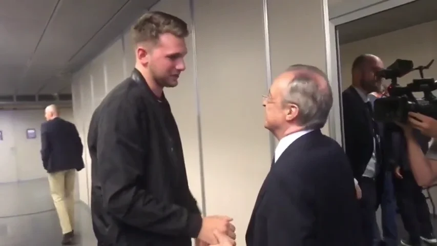 El emotivo abrazo de Florentino Pérez y Luka Doncic en su reencuentro