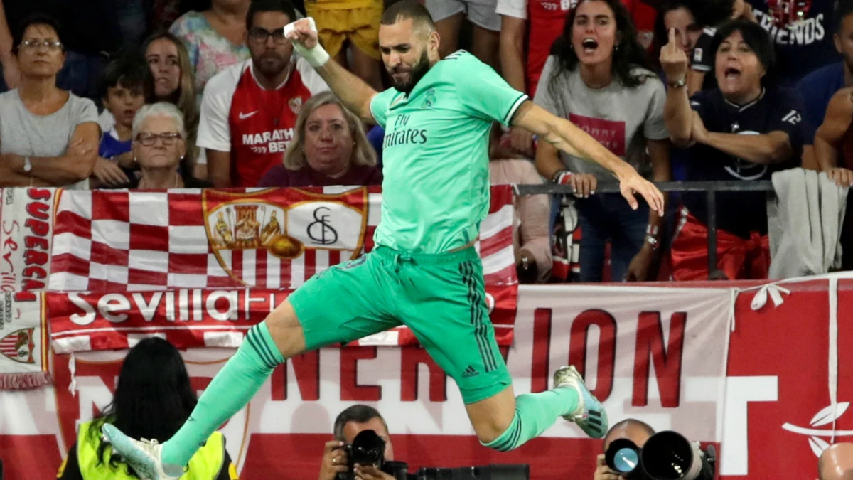 Benzema celebra un gol