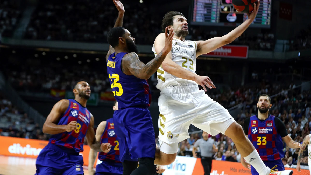 Sergio Llull entra a canasta ante Delamey