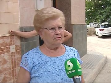 Imagen de una mujer que se ha quedado sin casa por las inundaciones Imagen de una mujer que se ha quedado sin casa por las inundaciones