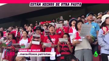 Lo nunca visto: 15.000 japoneses sorprenden cantando el himno de Gales en un entrenamiento