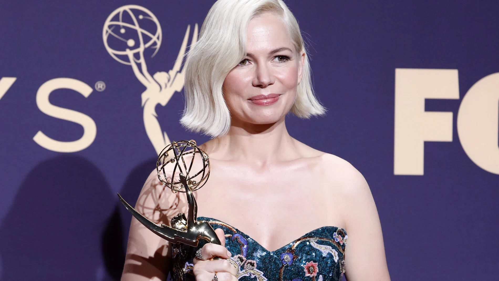 Michelle Williams exige en los Emmy igualdad salarial para las mujeres