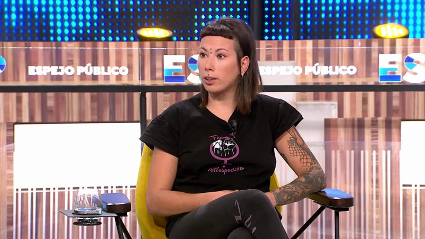 Fanny, de 'Almas Venganas', confiesa que trabajó 11 años como despiezadora en un matadero: "Son campos de concentración" Fanny, de 'Almas Venganas', confiesa que trabajó 11 años como despiezadora en un matadero: "Son campos de concentración"
