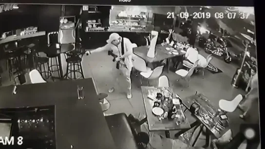 Cuatro muertos y tres personas heridas en un tiroteo en una cafetería de México Cuatro muertos y tres personas heridas en un tiroteo en una cafetería de México