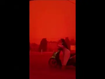 ¿Por qué está el cielo de Sumatra teñido de rojo? ¿Por qué está el cielo de Sumatra teñido de rojo?