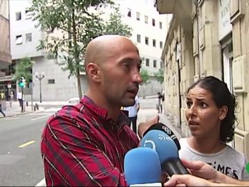 Habla uno de los investigados por la violación múltiple de Bilbao: "La chica sólo ha señalado a dos chicos, a mí no me conoce" Habla uno de los investigados por la violación múltiple de Bilbao: "La chica sólo ha señalado a dos chicos, a mí no me conoce"