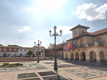 Imagen de la plaza del Ayuntamiento de Griñón, en la Comunidad de Madrid. Imagen de la plaza del Ayuntamiento de Griñón, en la Comunidad de Madrid.