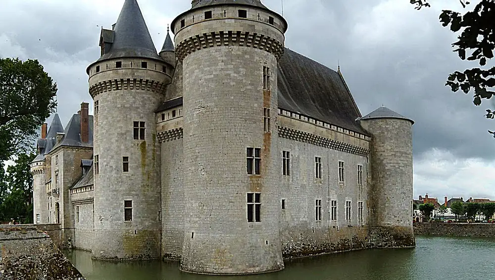 Chateau Sully sobre el Loire