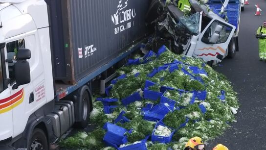 La colisi&oacute;n entre dos camiones en M&aacute;laga