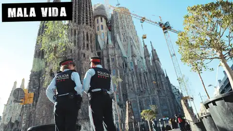 Agentes de los Mossos en la Sagrada Familia Mala vida