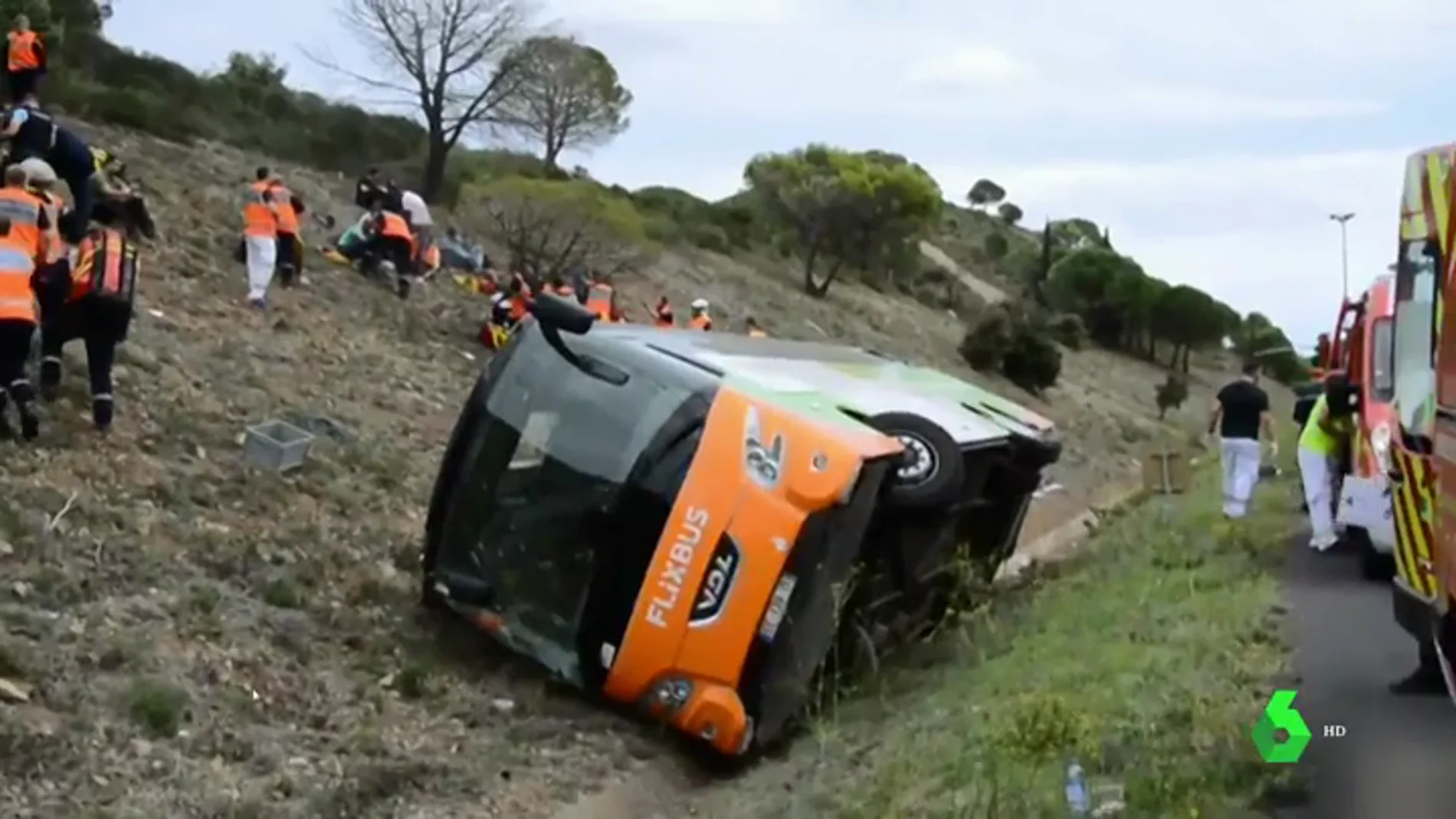 Al menos un muerto y 17 heridos en el accidente de un autobús entre Barcelona y Burdeos