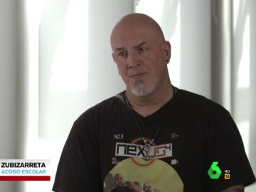 Iñaki Zubizarreta denuncia la falta de acción de muchos adultos al acoso escolar: "La tutora me decía que no tenía tiempo para atender a un tonto" Iñaki Zubizarreta denuncia la falta de acción de muchos adultos al acoso escolar: "La tutora me decía que no tenía tiempo para atender a un tonto"