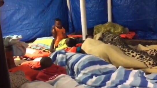 Uno de los ni&ntilde;os recatados por el Open Arms