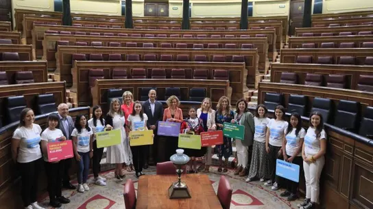 Los partidos aparcan la precampaña para asumir los "deberes" en igualdad Los partidos aparcan la precampaña para asumir los "deberes" en igualdad