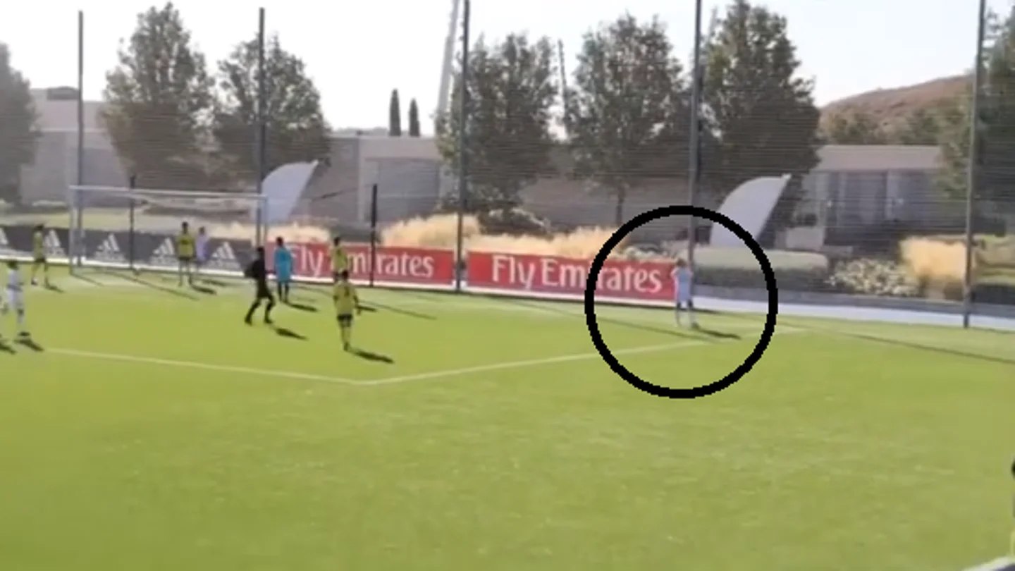 El hijo de José Antonio Reyes celebra su primer gol con la camiseta del Real Madrid El hijo de José Antonio Reyes celebra su primer gol con la camiseta del Real Madrid