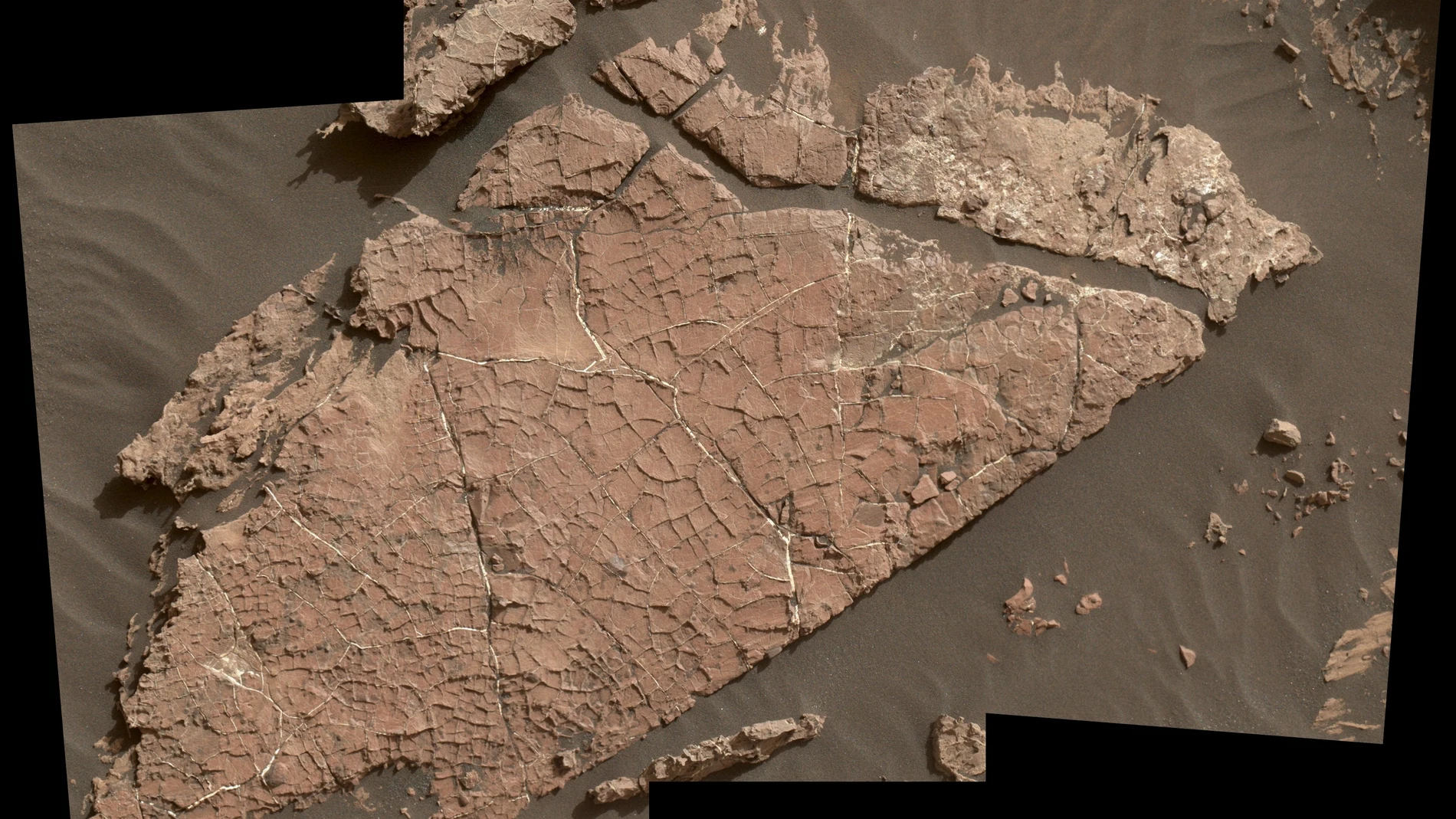 Imagen satélite de la red de grietas encontradas en Gale, Marte.
