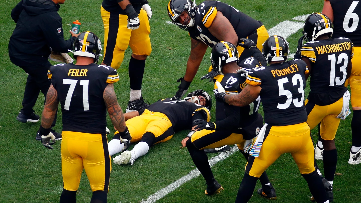 Mason Rudolph, tras el golpe de su rival en pleno partido Mason Rudolph, tras el golpe de su rival en pleno partido