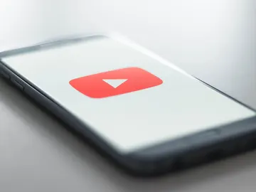 YouTube YouTube