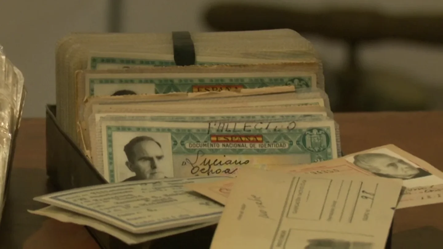 Del funcionario y la mula a la cita online: 75 años de historia del DNI Del funcionario y la mula a la cita online: 75 años de historia del DNI
