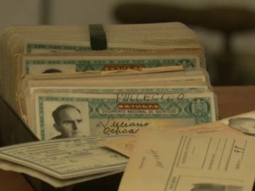 Del funcionario y la mula a la cita online: 75 años de historia del DNI Del funcionario y la mula a la cita online: 75 años de historia del DNI