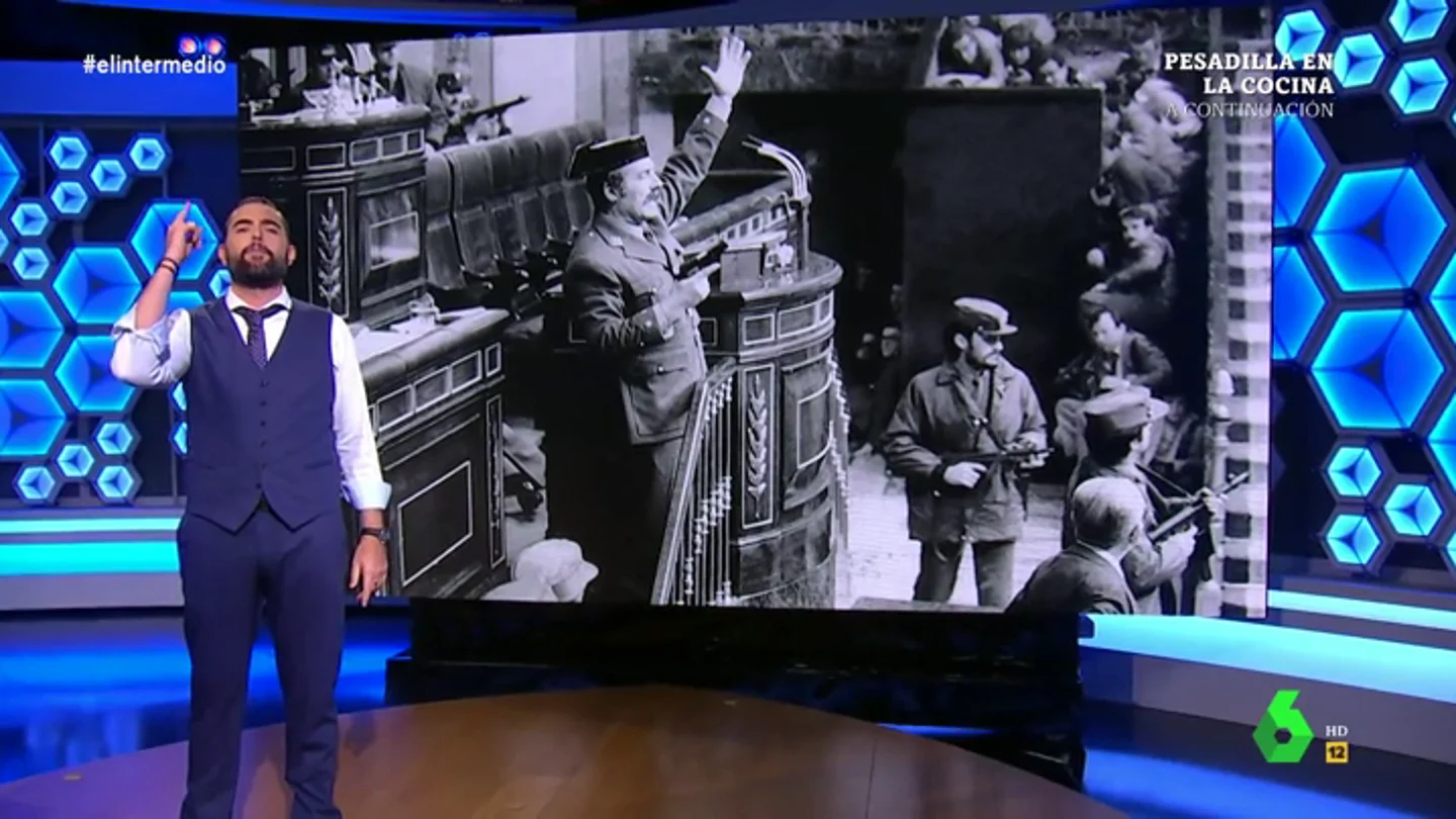 Dani Mateo da 'un golpe de estado' para informar sobre la reaparición de Tejero: "La exhumación de Franco ha despertado demasiadas pasiones" Dani Mateo da 'un golpe de estado' para informar sobre la reaparición de Tejero: "La exhumación de Franco ha despertado demasiadas pasiones"