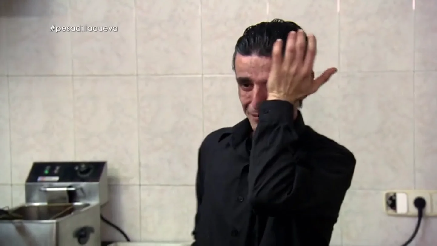 Carlos se derrumba ante Chicote: "Aguanto todo esto por mi mujer y mis cuatro chiquillas" Carlos se derrumba ante Chicote: "Aguanto todo esto por mi mujer y mis cuatro chiquillas"
