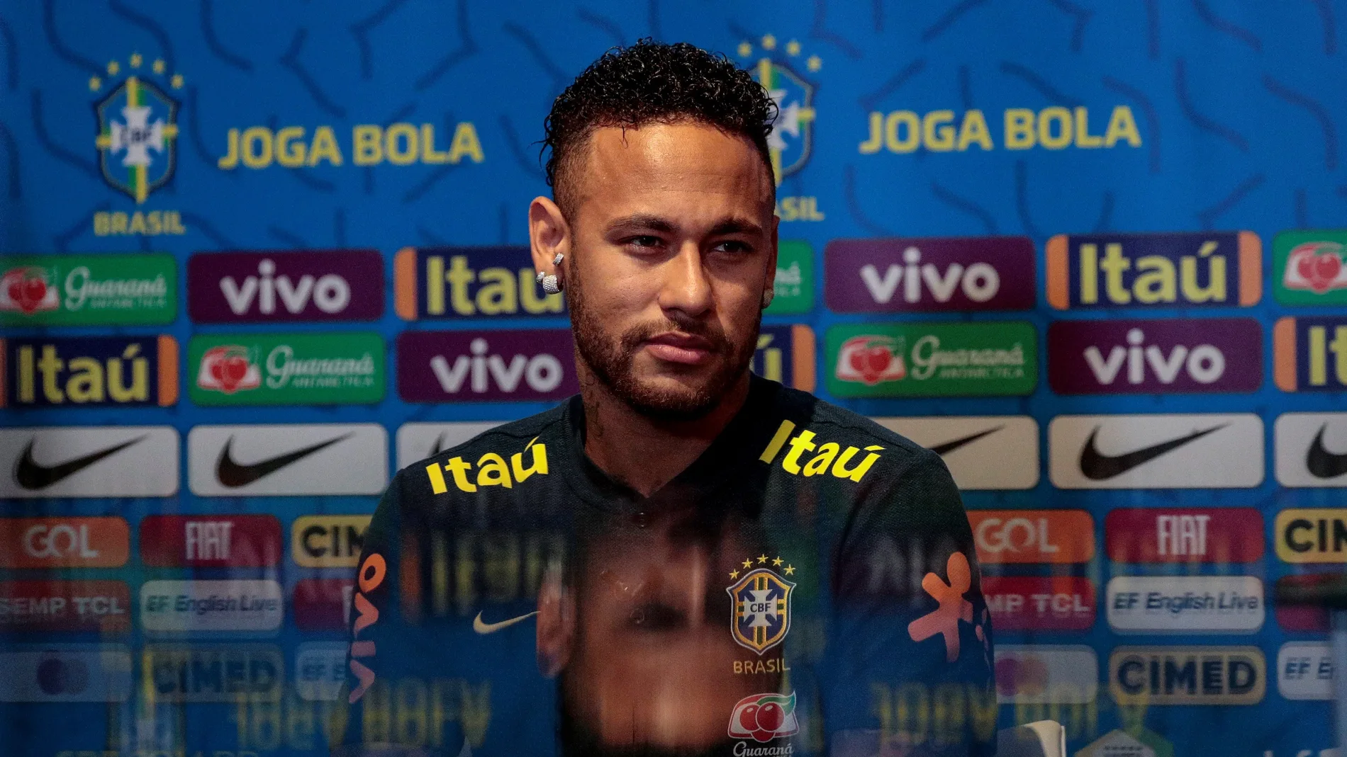 Neymar, en rueda de prensa