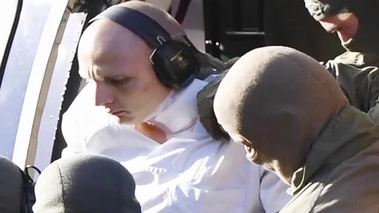 El autor del atentado neonazi en Alemania, trasladado en helicóptero para comparecer ante un tribunal El autor del atentado neonazi en Alemania, trasladado en helicóptero para comparecer ante un tribunal